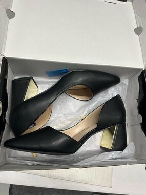 Black Pointed Block Heel Pumps - Women